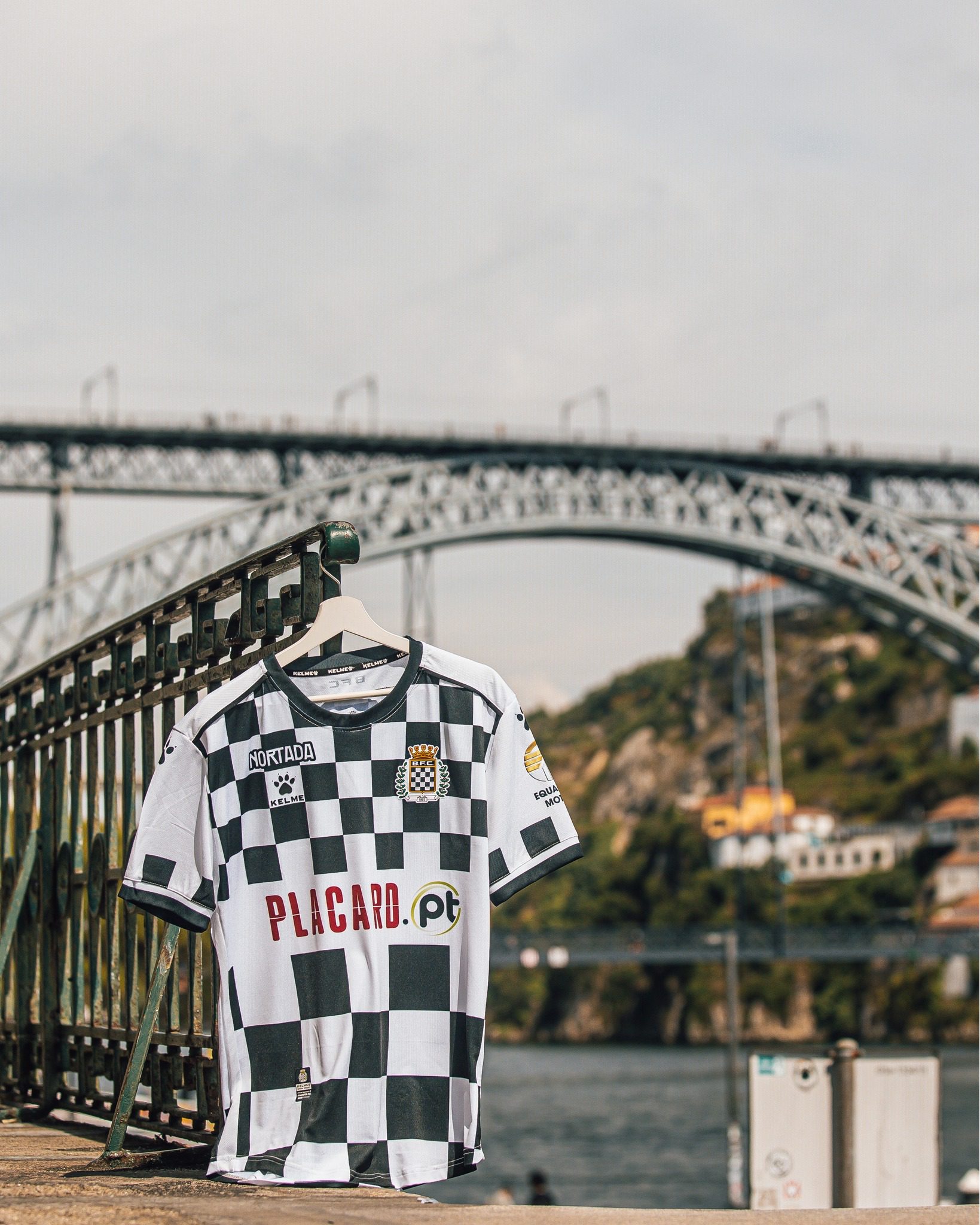 Camisola Principal - Época 2023/2024 - BOAVISTA Futebol Clube